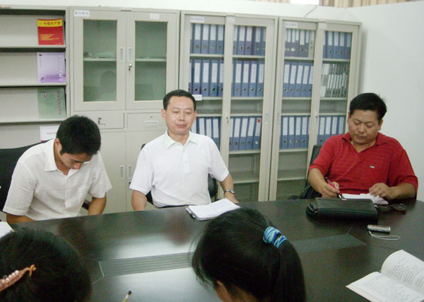 赣州市红土地文化研究会常务副会长严帆来中心讲学(2008/10/20)